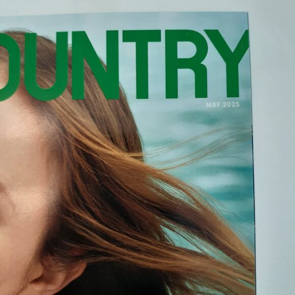 Town & Country Magazine May 2025 Live Forever Look Great Publisher - Picture 2 of 2
